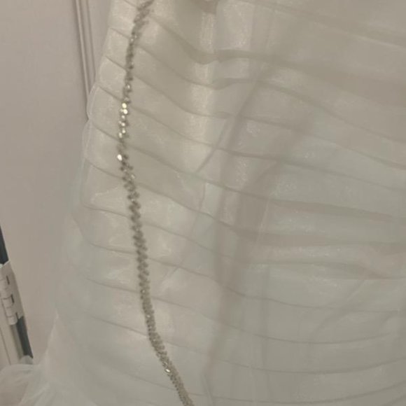 CRYSTAL TRIMMED FINGER TIP VEIL & CRYSTAL HEADPIECE